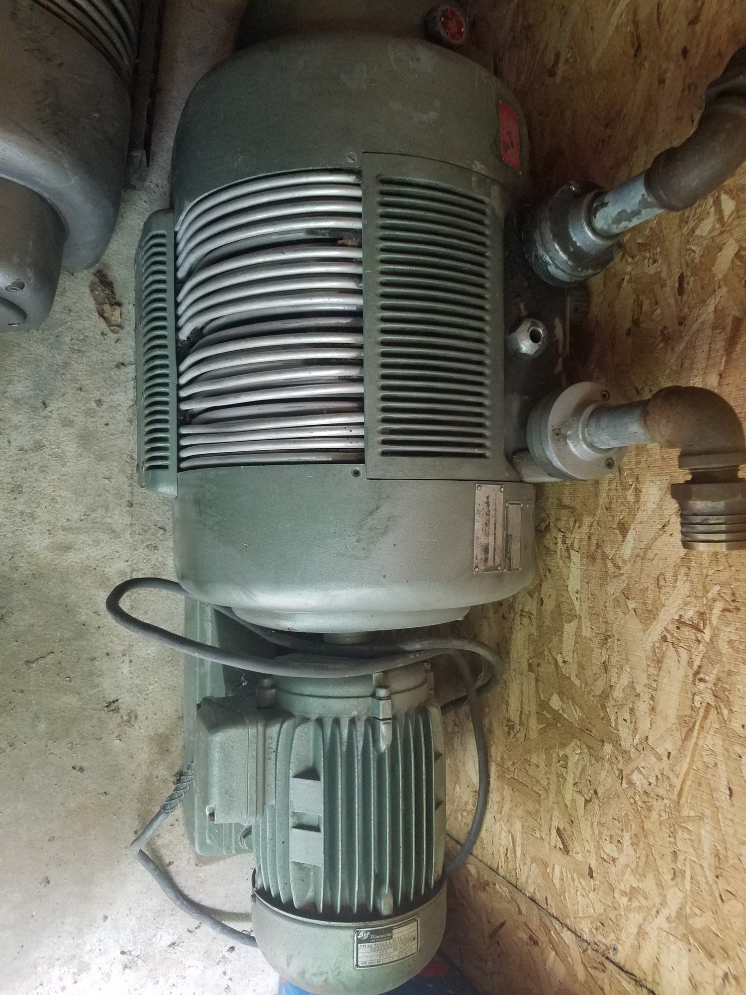 Rietschle DM 700L Rotary Vane Vacuum Pump (Unit 1) — Rietschle DM 700L 4 S (Unit 1) main photo
